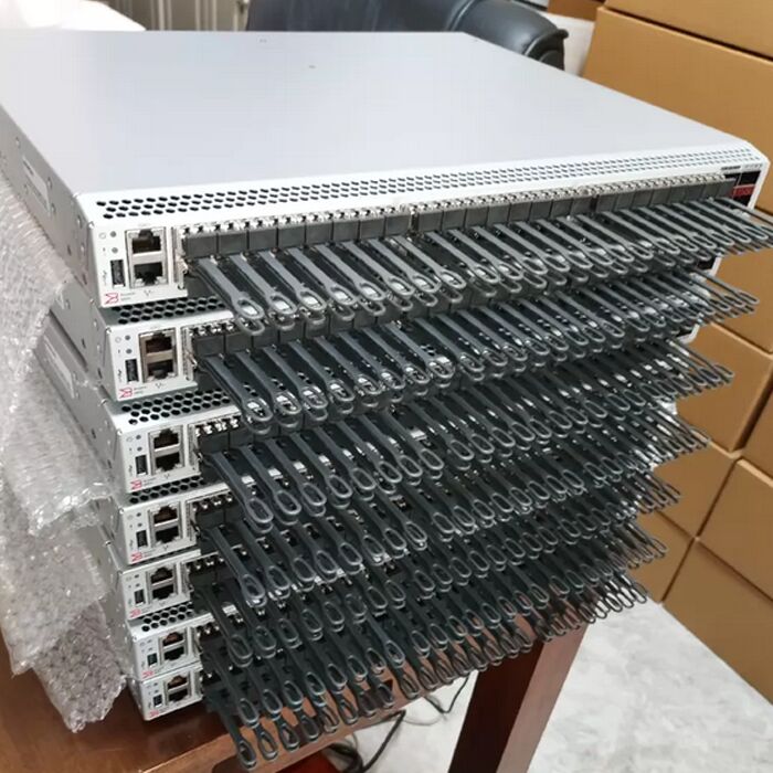 BR-G620-48-32G-R Brocade G620 Switch with 48 x 32Gb SFP+ Ports FOS9.1  FOS9.2 48 port Preco